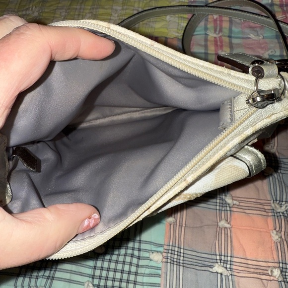 Coach Signature Crossbody Bag - Cream and Silver - Picture 7 of 9
